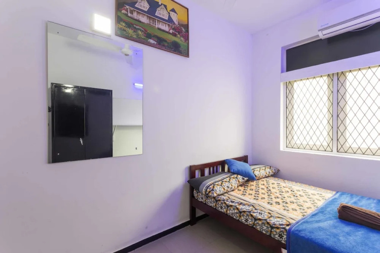 Manning 2BR Apartment in Wellawatta with AC