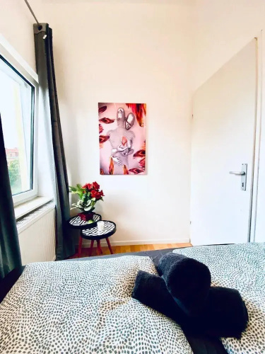 Budget Friendly 4 BR Apt for Groups