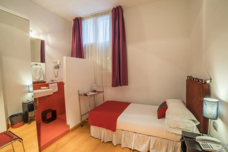 Hostal Santo Domingo Hotel Overview