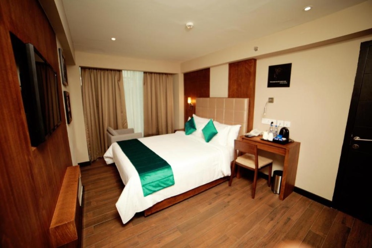 Standard Double Club room with city view