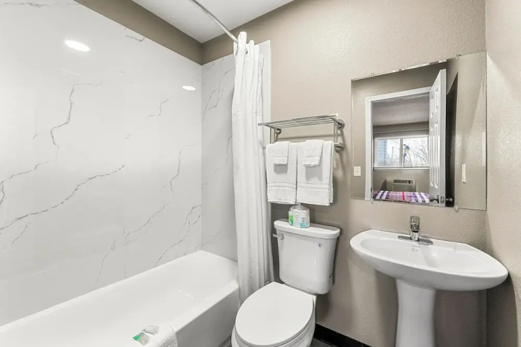 Southern Suites Forest Park