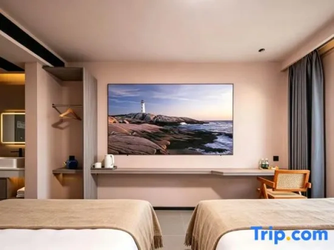 Standard Twin room with river view
