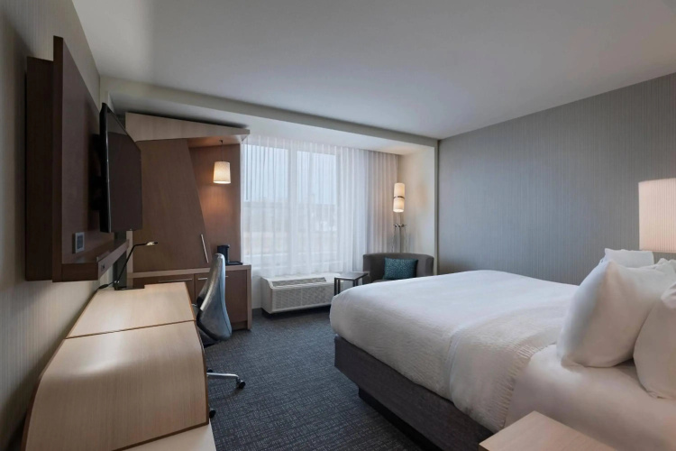 Courtyard by Marriott Jackson Madison