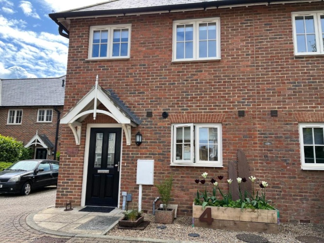 2 Bedrooms Cottage