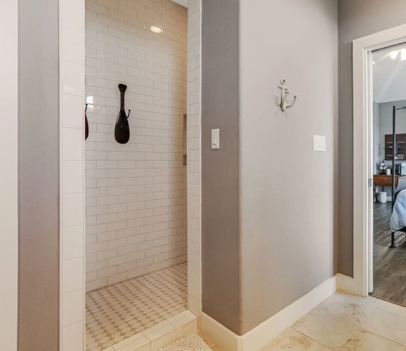 4 Bedrooms Cottage