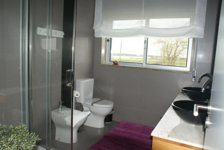 GuestReady - Beachfront Villa In Esposende