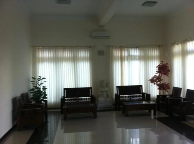Hotel Savitri Country