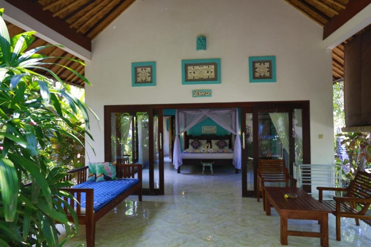 Standard Quadruple room with garden view