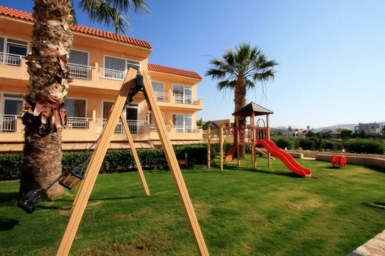 Lavris Hotel & Bungalows
