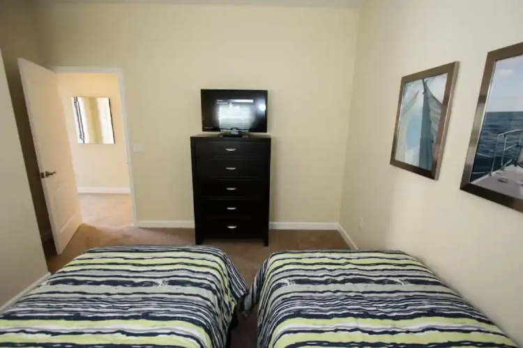 3041 Paradise Palms