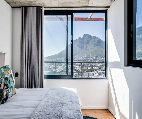 Penthouse w Table Mountain Views Pride View