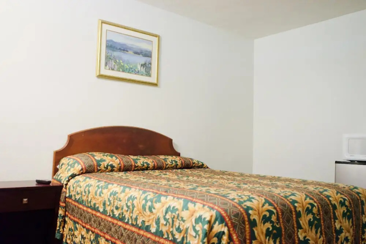 Red Carpet Motel