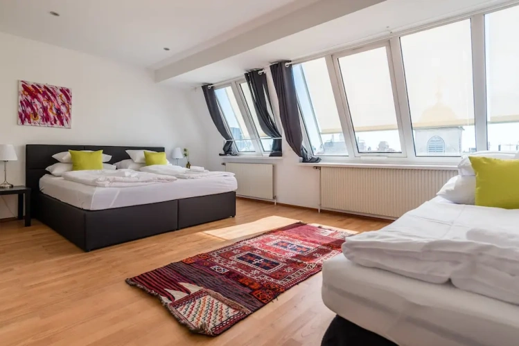 3 Bedrooms Penthouse Suite with city view