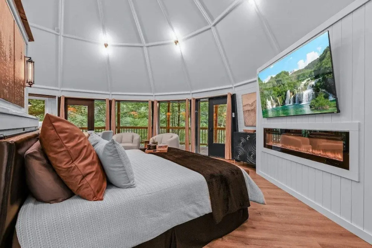 Dream Catcher 1 Bedroom Home by RedAwning