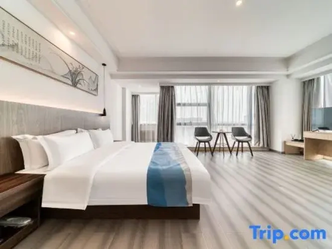 Standard Double room with city view