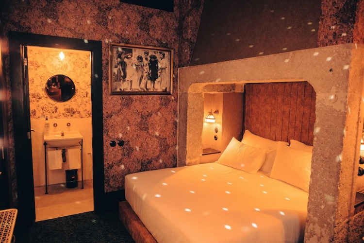 Pensão Amor Madam’s Lodge