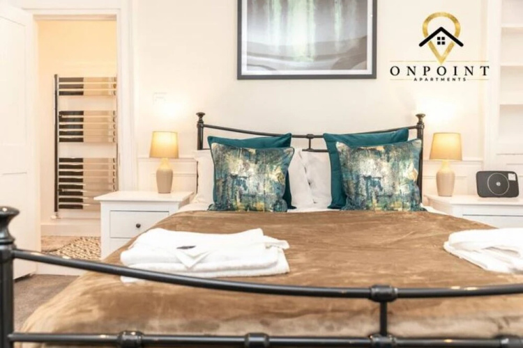 FRESH 1 Bedroom Apt With Parking