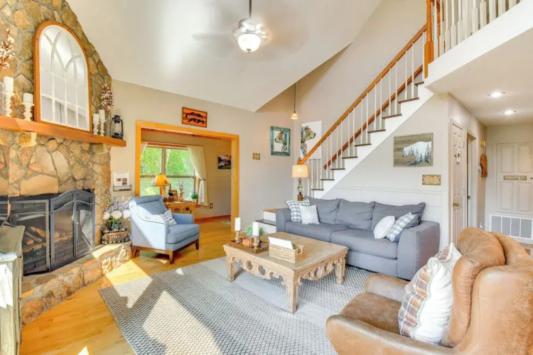 Mountain Cabin w/ Covered Decks & Fire Pit!