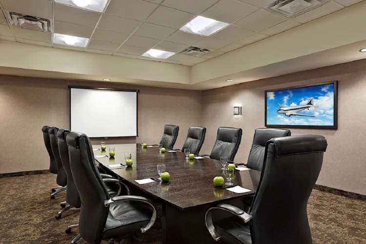 Acclaim Calgary Airport photo 14