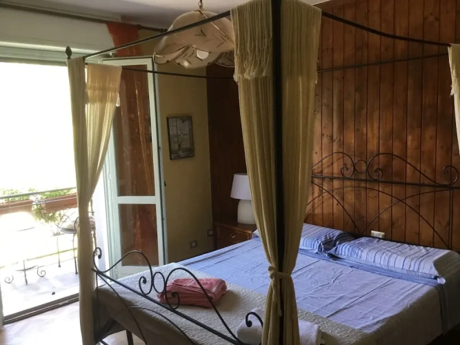 4 Bedrooms Villa with lake view
