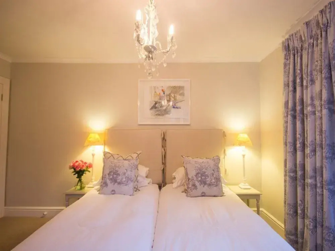 Exquisite Cottage 20