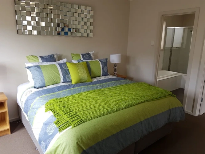 3 Bedrooms Apartment