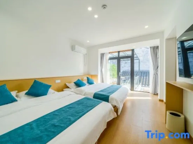 Deluxe Family room with balcony