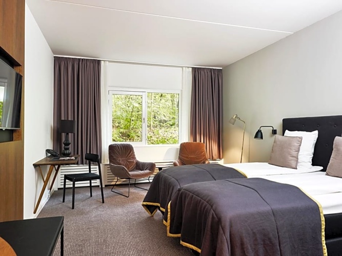 Standard Twin room with balcony