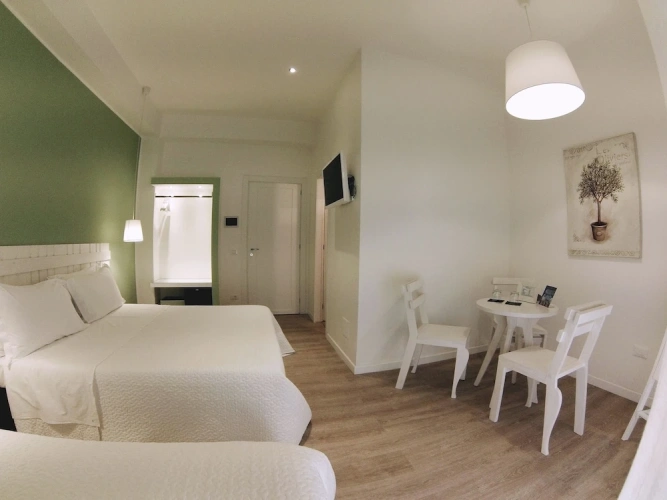 Deluxe Triple room with balcony
