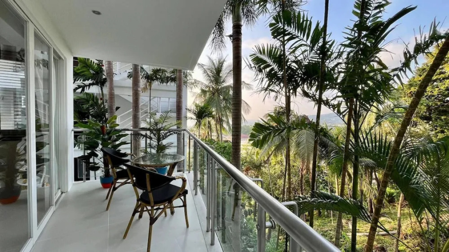 B6 - 1 Bdr Modern Condo With Balcony and Pool, Karon