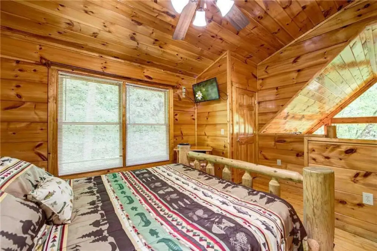 Cabin of Dreams - Three Bedroom Cabin