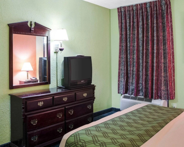 Econo Lodge Canton I-55