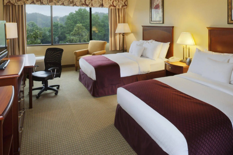DoubleTree by Hilton Hotel Charlottesville