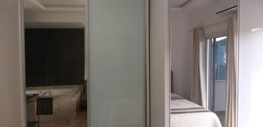 Casa com Piscina e Hidromassagem Montoski