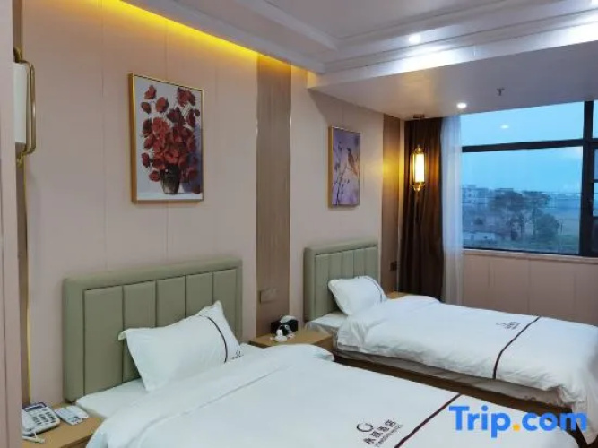 Uncle Yong Hotel
