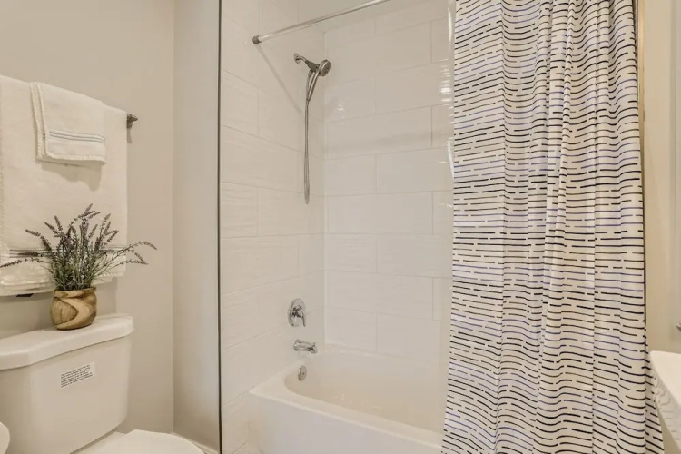 Alhambra Place 4 BR 3 BA Pool Vacation Home