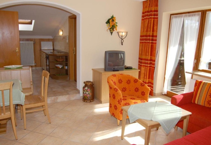 3 Bedrooms Apartment