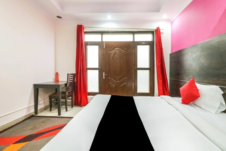 Capital O 71276 Hotel Bms