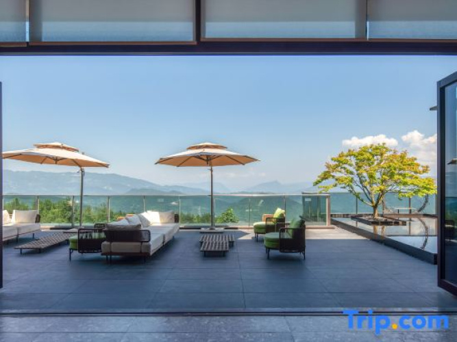 Hexu Yanju Homestay