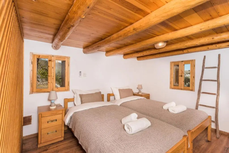 ARADENA TRADITIONAL House 3