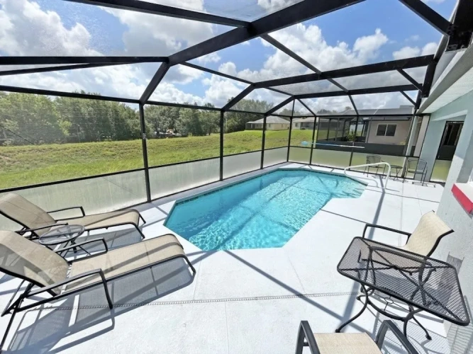 4 Bedrooms Cottage