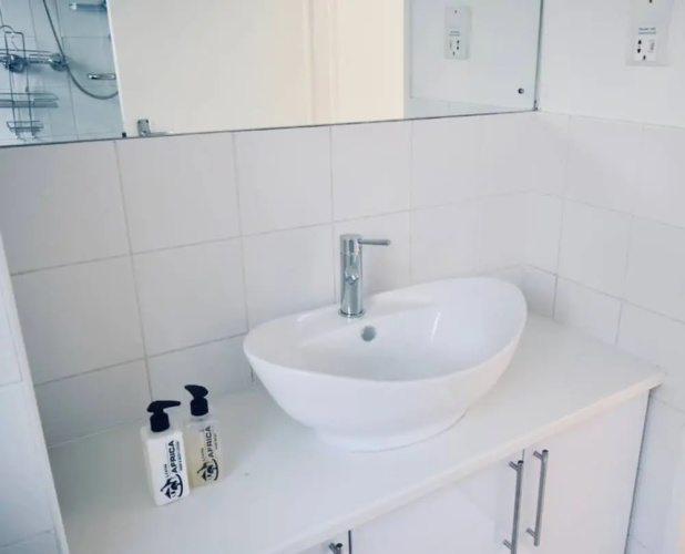 Studio Apartment With Balcony in Green Point