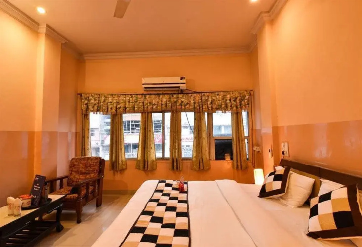 Hotel Bharat