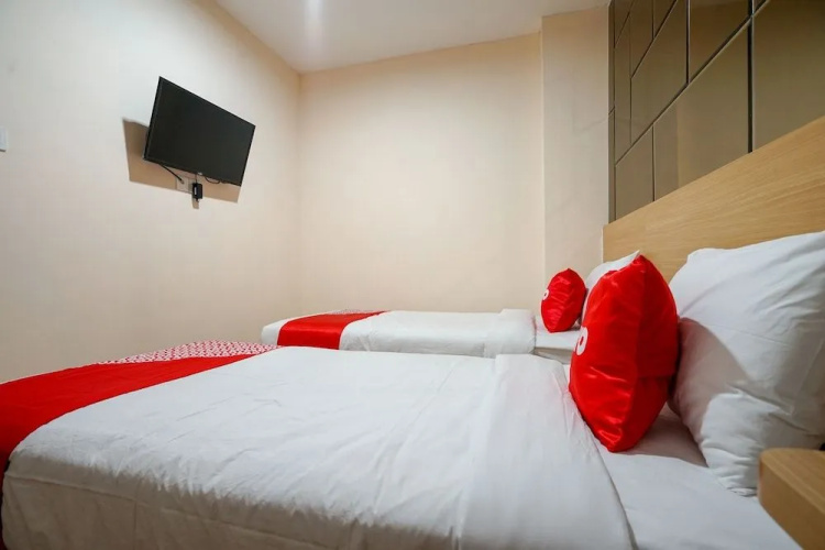 OYO 1574 U xpress Hotel