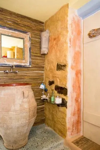 The Old Pomegranate House