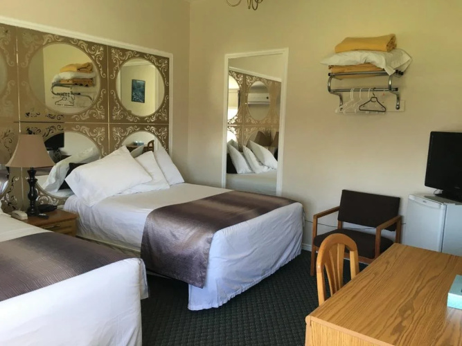 Airport Inn