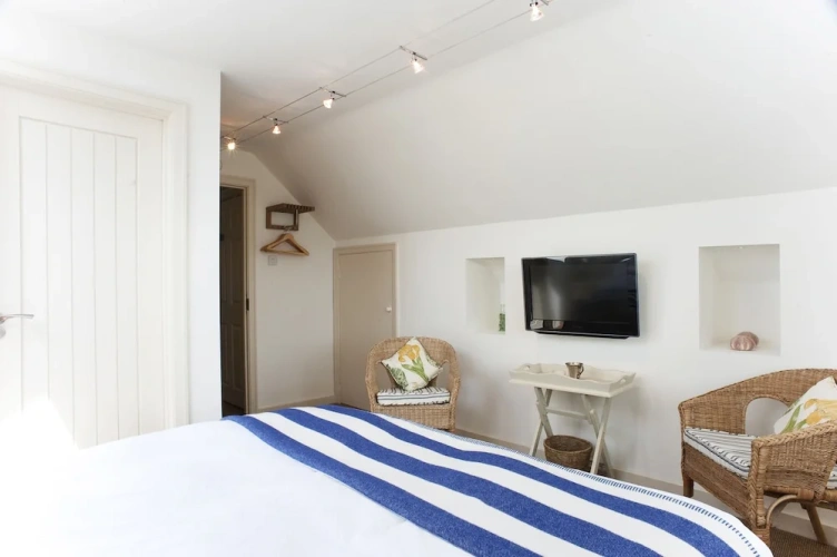 Classic Double room with partial sea view