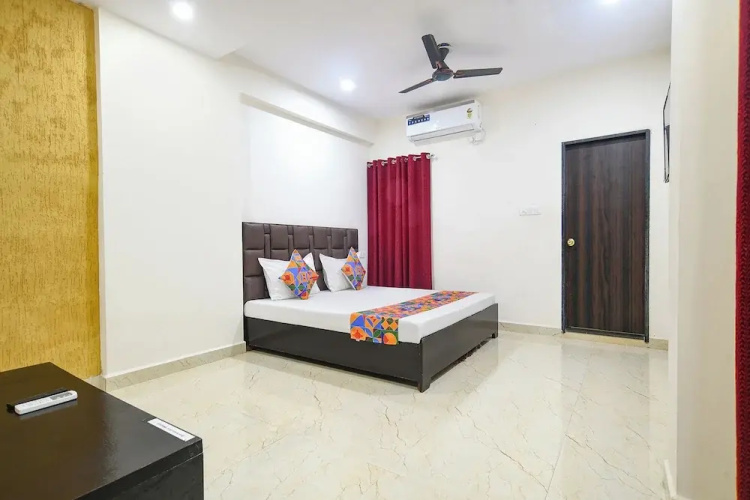 Fabhotel Parijat
