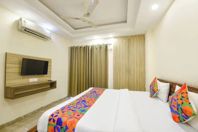 Fabhotel Alpha Stayz