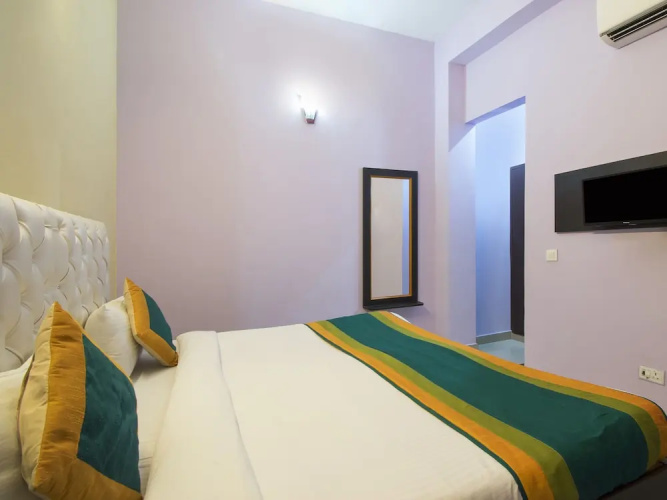 OYO 9935 Hotel Mango House